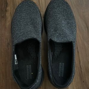 Skechers size 8 gently worn